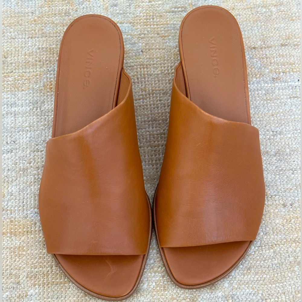 Vince Duvall Leather Almond Platform Slide Sandals - US 7.5